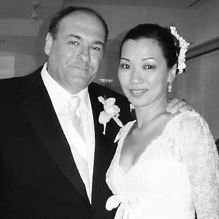 Liliana Gandolfini Parents on their wedding outfit.